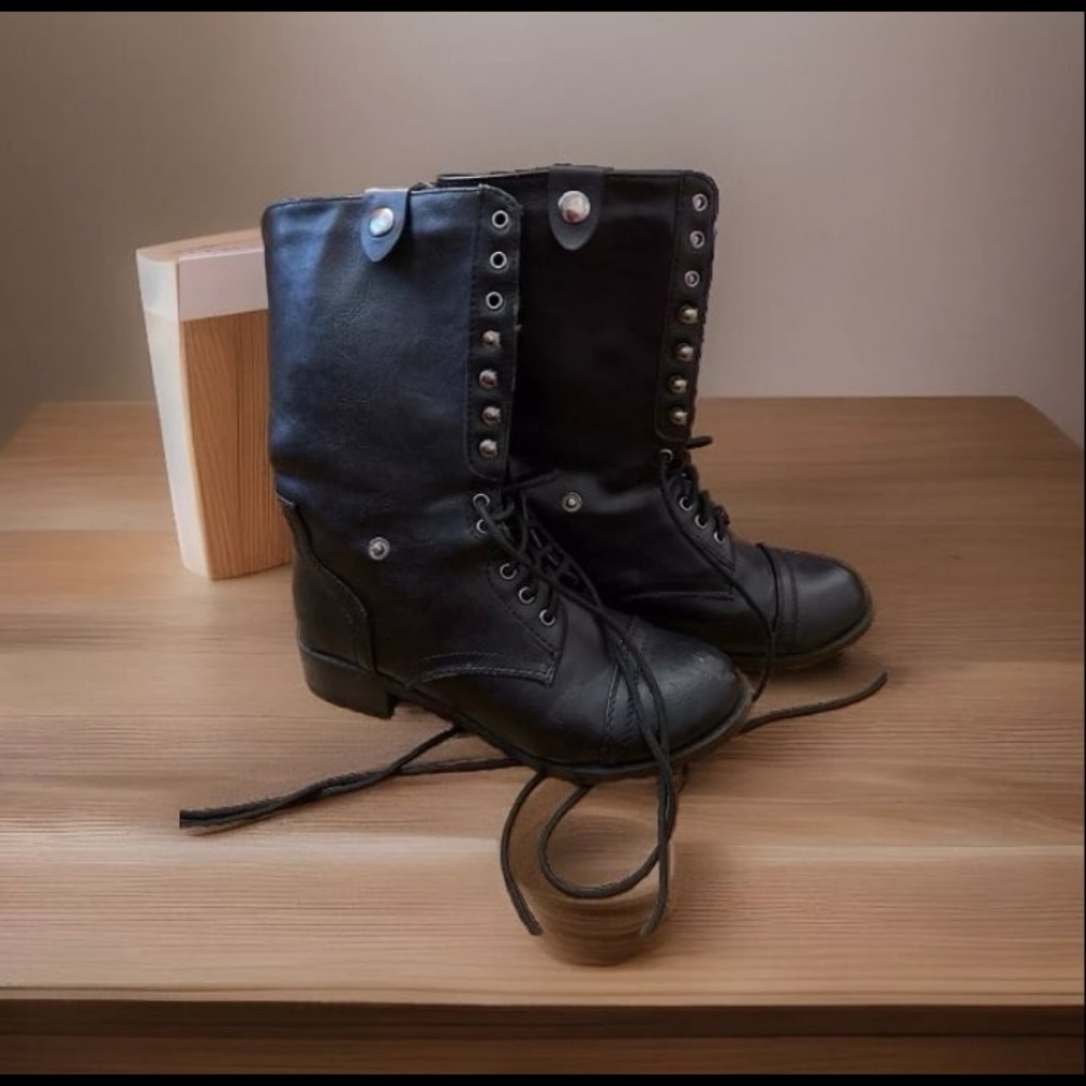 Stylish Black Women's Boots